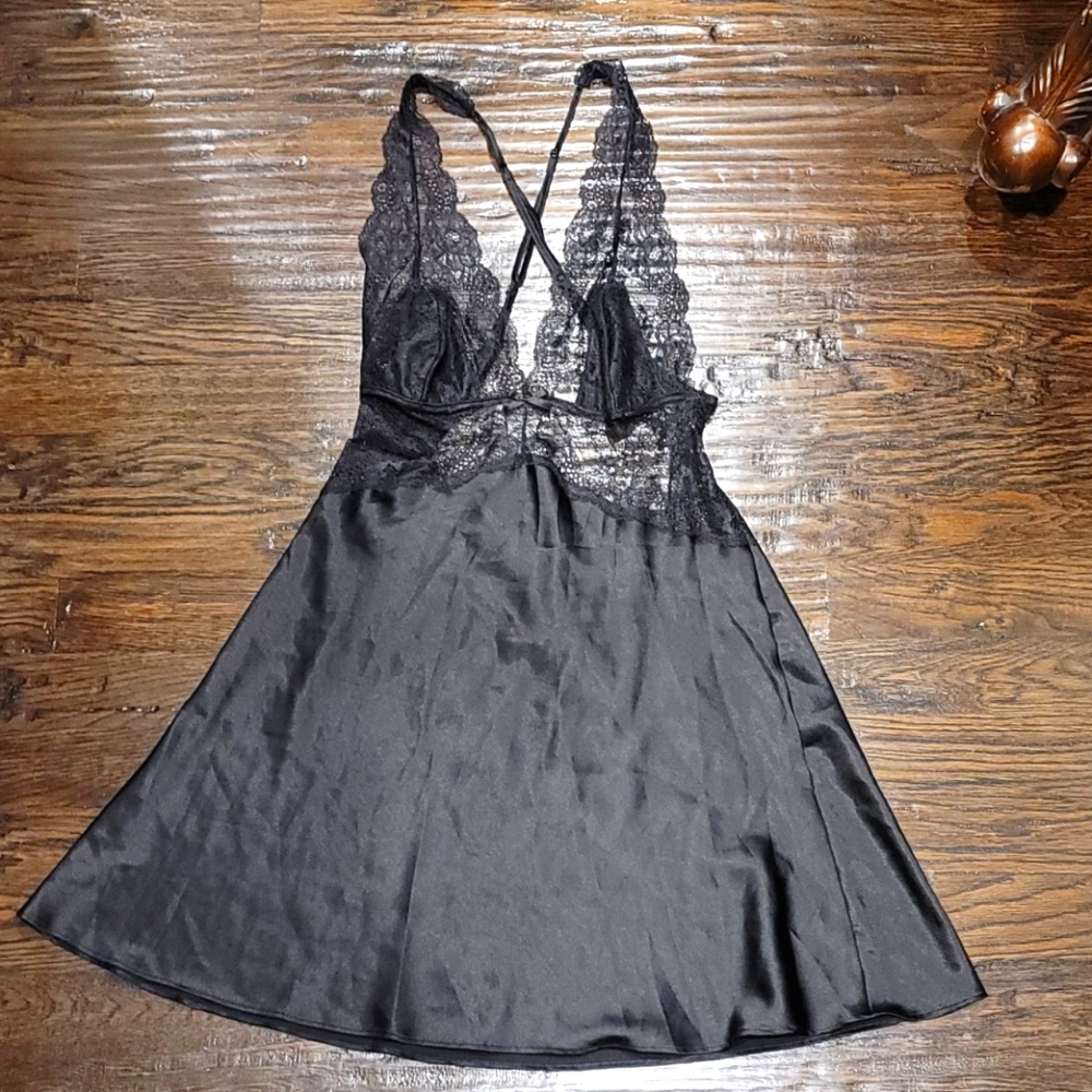 NWT Victoria's Secret black chemise